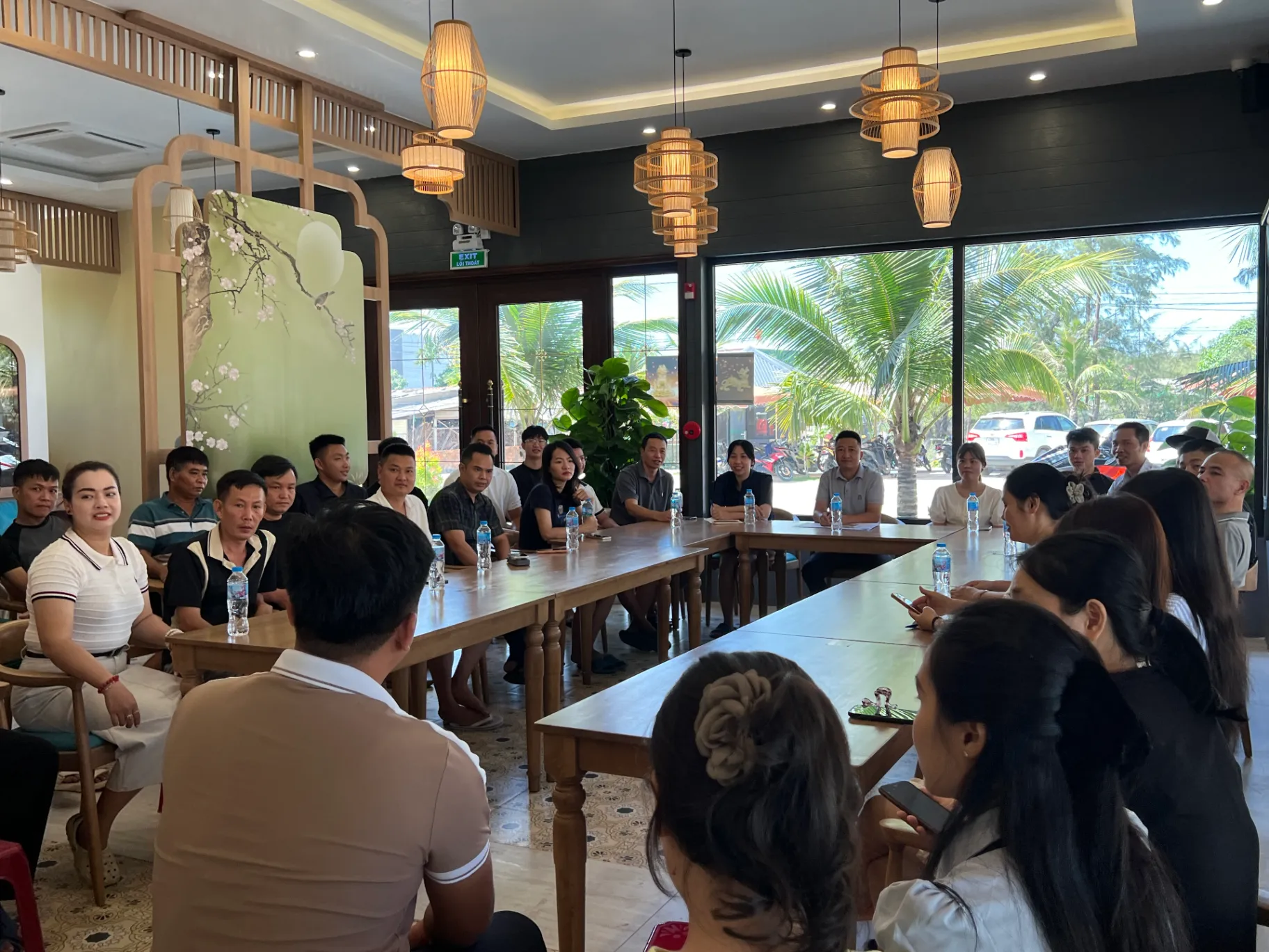 Buổi họp tổng kết 6 tháng đầu năm và giới thiệu phòng ban marketing mới