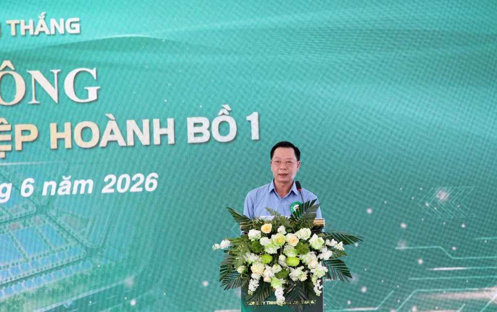 Đồng chí Lê Văn Ánh, Phó Chủ tịch UBND tỉnh, phát biểu tại buổi lễ.
